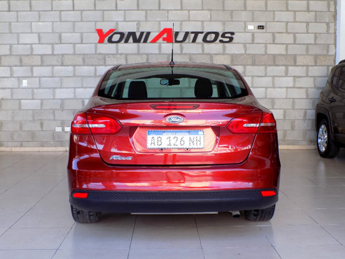 Ford Focus III 1.6 Sedan S
