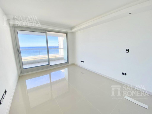 Imagen 6 de 19 de Venta Departamento En Punta Del Este, Playa Brava, 2 Dormitorios, Garage, Servicios