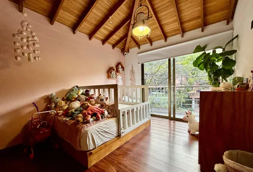 Casa En Venta En Poblado - El Campestre. Cod V4122
