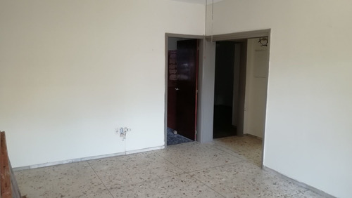 Imagen 3 de 19 de Casa En Venta De 5 Dormitorios C/ Cochera En Buceo