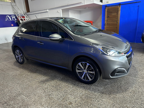 Peugeot 208 1.6 Feline