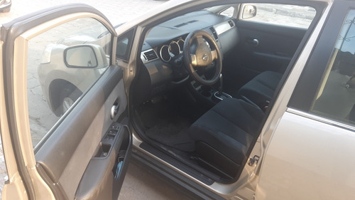 Nissan Tiida Automático