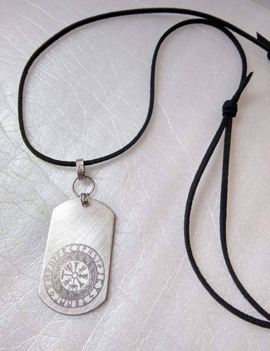 Collar Cuero Dije Vegvisir Brújula Protección Runas Vikingos