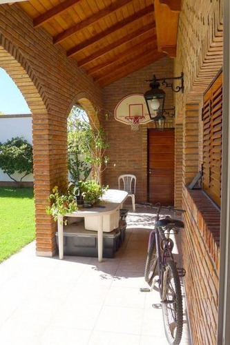 Imagen 13 de 29 de Barrio Parque Saavedra-magnífico Chalet Con Parque Y Piscina! Impecable Estado!