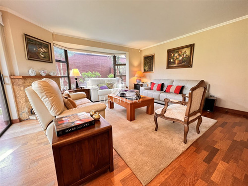 Vende Gran Casa En Puerta De Alcalá 6 Dormitorios - 4 Baños