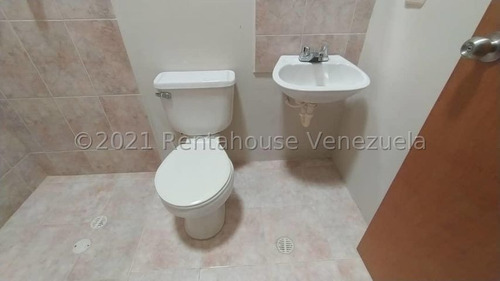 Imagen 10 de 30 de Casa En Venta En La Piedad Norte Cabudare, Tanque Subterraneo De 6 Mil Litros, Cod 22-15680, Inf 0424