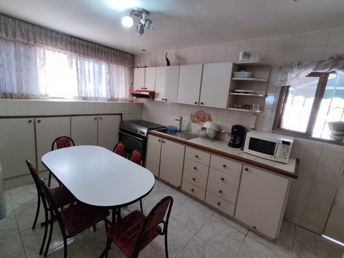 Casa-quinta Bifamiliar Con Entradas Independientes Colinas De Vista Alegre