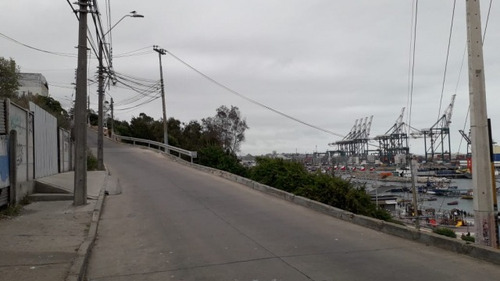 Imagen 12 de 13 de Sitio Industrial Avda. Blanco Encalada/avda 21 De Mayo