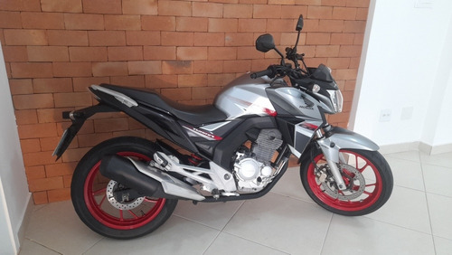 Imagem 4 de 8 de Honda Cb250 Twitter 2018