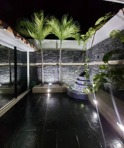 Imagen 10 de 12 de Townhouse En Res. Bonaventure Home Cod. Indith-175