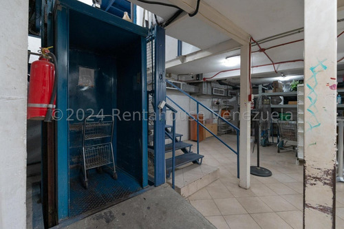 Se Vende Espectacular Local-edificio En Los Chaguaramos Mls 25-5059