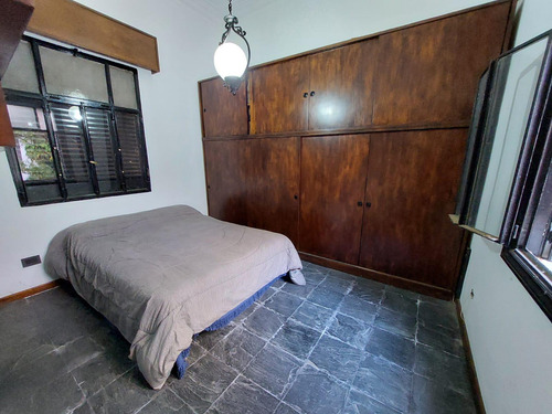 Casa En Venta De 250m² Con 7 Ambientes 2 Plantas Con Terraza Libre. Apto Crédito Rosario, Santa Fe