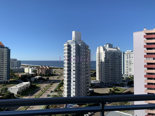 Imagen 22 de 26 de Departamento De 3 Dormitorios, Con Excelente Vista A La Playa Brava, Full Amenities.