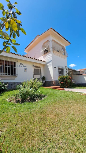 En Venta Casa Quinta En El Trigal Norte Valencia Calle Cerrada, 227933 Acv