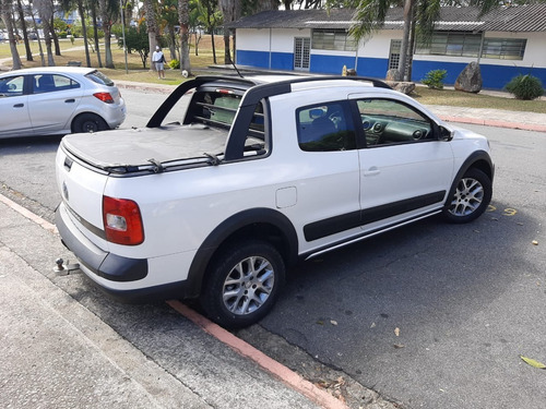 Imagem 2 de 8 de Volkswagen Saveiro 1.6 16v Cross Cab. Dupla Total Flex 2p