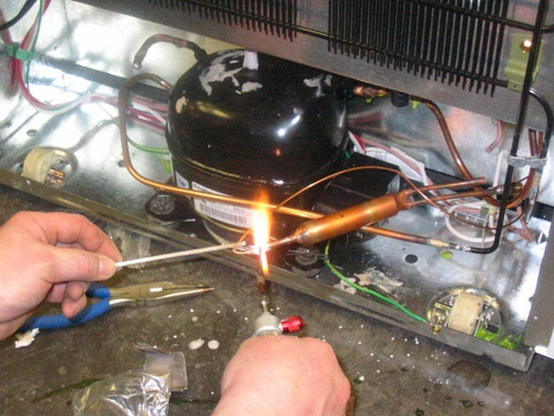 Imagen 5 de 10 de Instalacion Colocacion Service De Aire Acondicionado Split