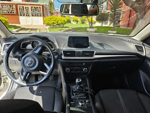 Mazda 3 Touring Versión 2