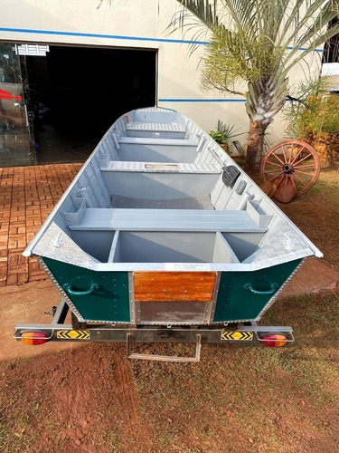 Imagem 8 de 13 de Barco Semi Chato - 6 Metros - Parcela Em 18x - Várias Cores
