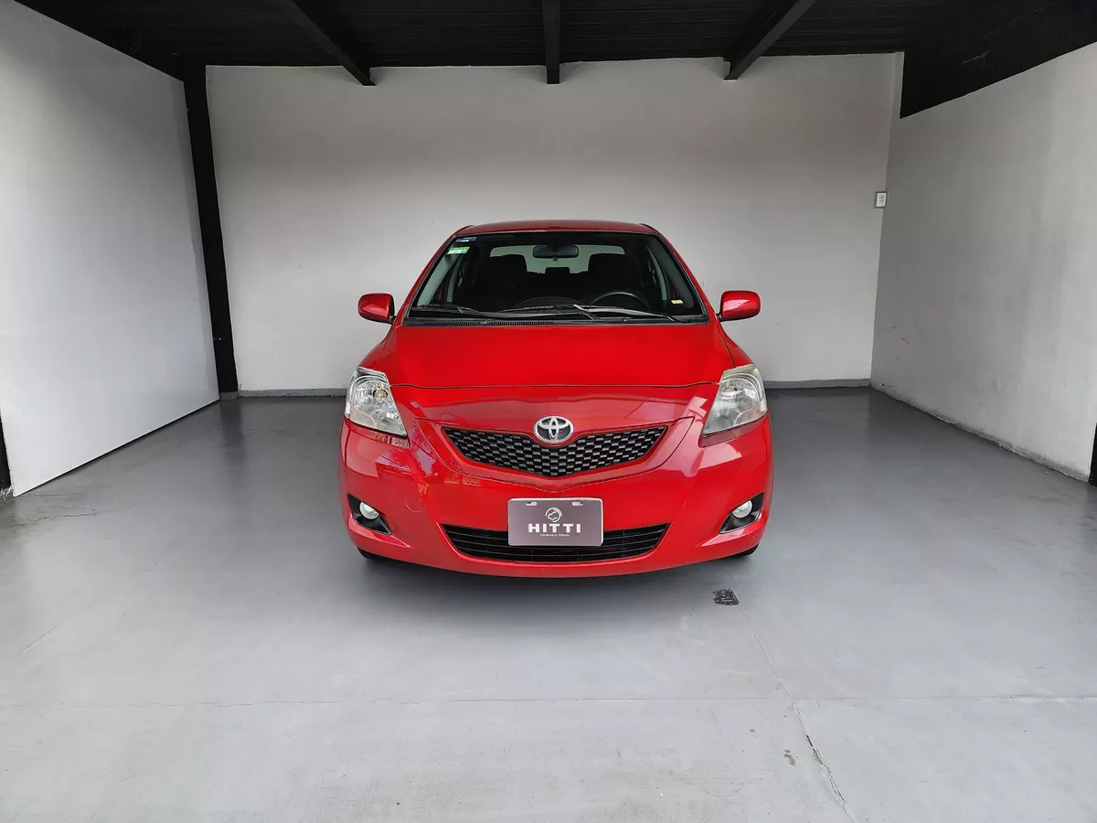 Toyota Yaris 1.5 Premium Sedan At