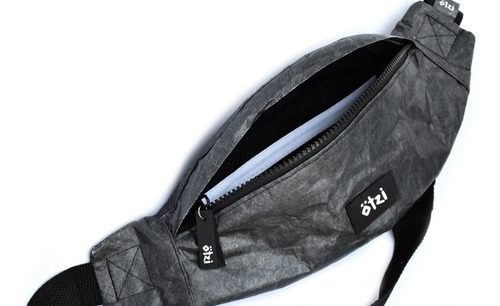 Riñonera/cangurera Ötzi. Black Tyvek. Eco Friendly.