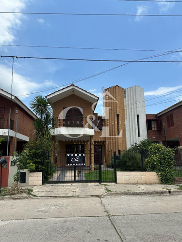 Ph De 3 Dormitorios Con Pileta En Santa Rita Del Lago, Villa Carlos Paz