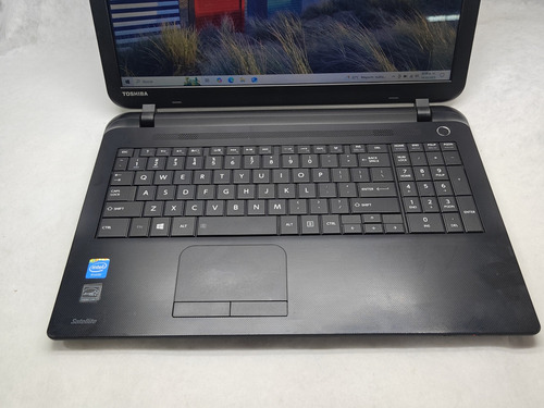 Laptop Toshiba Intel N2840 8gb Ram 240gb Ssd Negro (Reacondicionado)