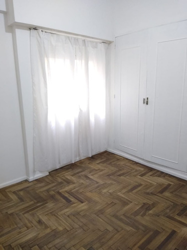 Imagen 14 de 29 de 3 Ambientes Oportunidad Sobre Av Alberdi Al 5900 En Pleno Centro Comercial Tomo Propiedad De Menor Valor En Caba En Parte De Pago. Sin Comisión Inmobiliaria. Primer Piso. Impecable. Bajas Expensas .