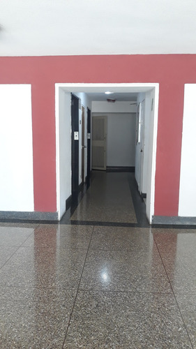 Imagen 3 de 11 de Oportunidad! En Lomas Del Avila En Venta Acogedor Apartamento Pfys