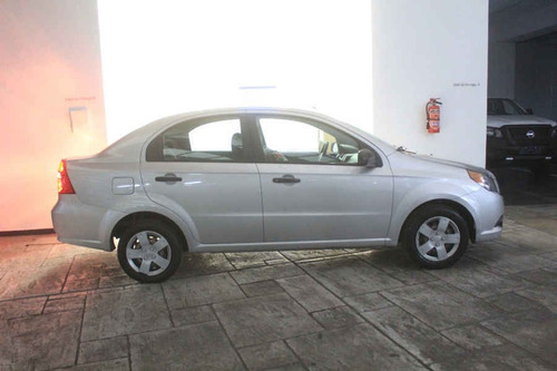 Imagen 8 de 15 de Chevrolet Aveo 2014 4p Ls L4/1.6 Man