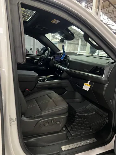 Chevrolet Suburban 6.2 High Country 4X4 At