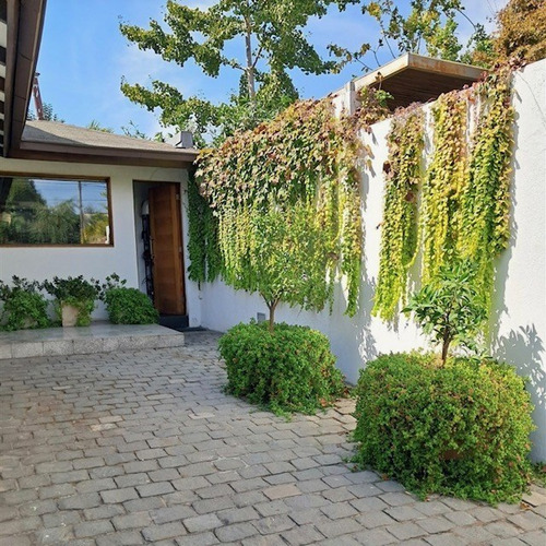 Casa En Venta De 4 Dorm. En Vitacura