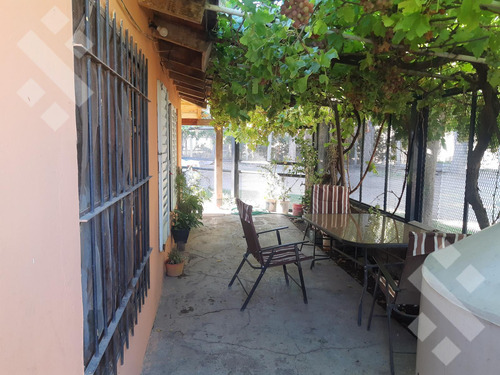 En Venta, Casa De 3 Habitaciones Y Quincho, Plottier.