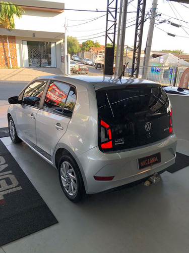Volkswagen Up! UP! CONNECT 1.0 TSI TOTAL FLEX 12V 5P