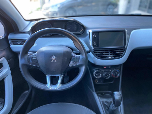 Peugeot 208 1.6 Allure Touchscreen 2015