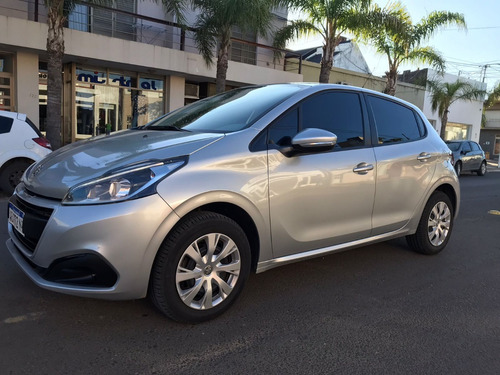 Imagen 3 de 12 de Peugeot 208