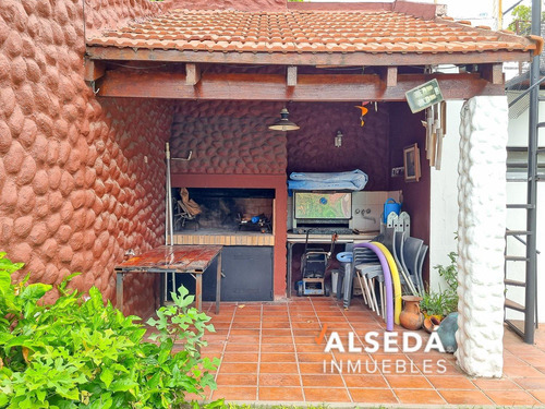 Casa En Venta Rosario Zona Sur Cochera, Jardin Y Pileta.