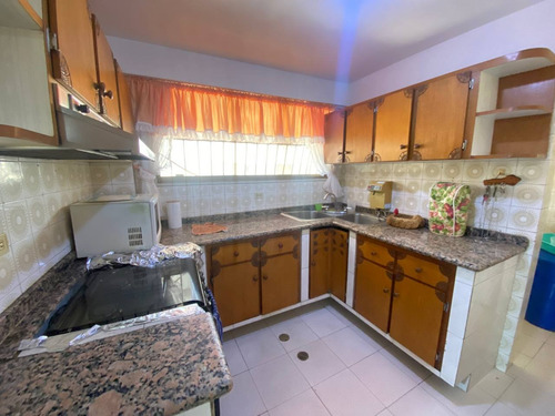 Apartamento En Venta Res. Conlunaca Centro De Charallave