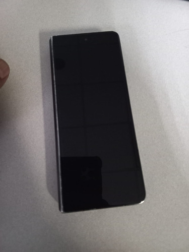 Samsung Galaxy Fold 4 El Equipo No Presenta Ninguna Falla, Excepto Que Se Abre Al 95% (Usado)
