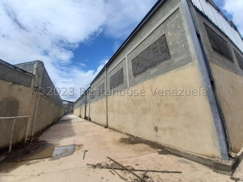 Galpónes Comercial En Venta En Zona Industrial 2 Barquisimeto Lara -- %%m-c-t%% Cod. 23 Guion 2 1 9 7 9