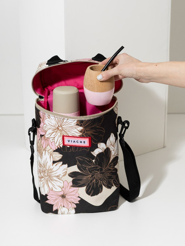 Imagen 2 de 4 de Bolso Matero Jardin Negro