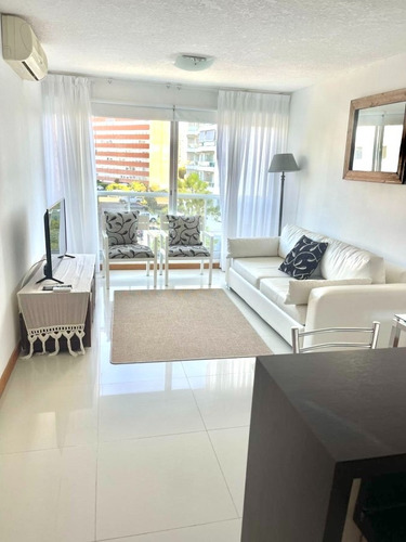  Apartamento Moderno  En Venta  En Punta Del Este 