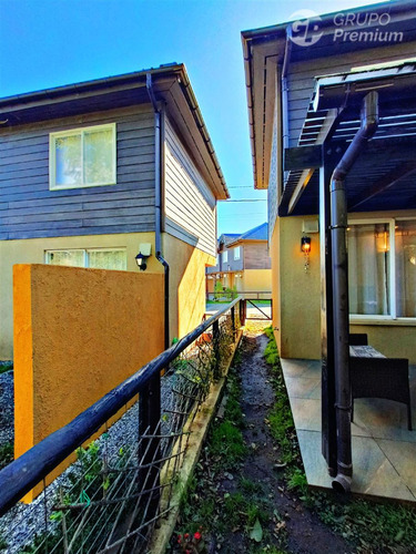 Casa En Venta De 4 Dorm. En Pucón