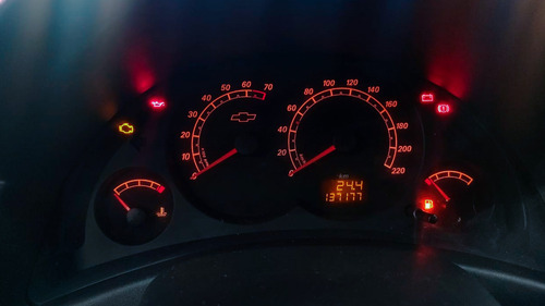 Imagem 9 de 17 de Chevrolet Corsa Hatch Maxx 1.4 (flex)