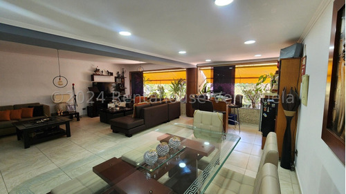 Fina Barro Vende Apartamento En El Cafetal 24-22637 Yf