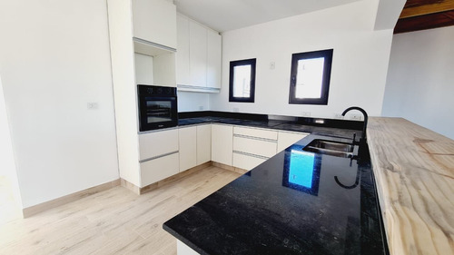 Imagen 8 de 27 de Casa En Venta En El Cantón Islas