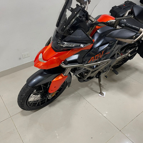Imagen 13 de 25 de Zontes T310 Rayos 2022 Usada 10148 Km Permuta Personal 12/18