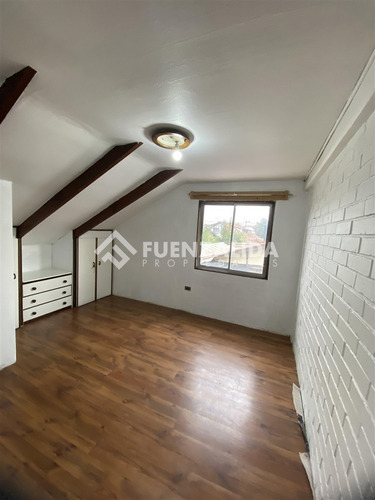Casa En Venta De 4 Dorm. En Maipú