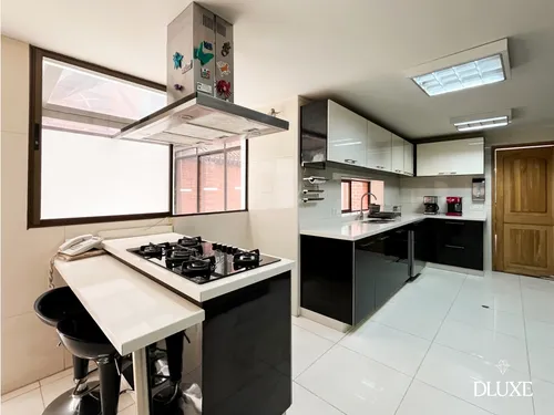 Vendo, Apartamento En La Carolina, 4 Habitaciones Para Inversión