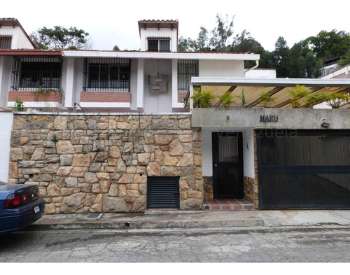 Casa En Venta Con Exclente Distribucion En Alto Prado #23-2601 On Caracas - Baruta 