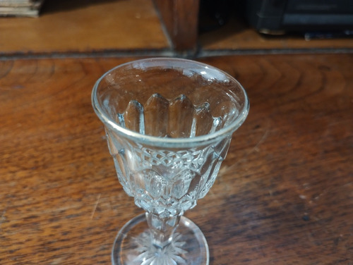 Antigua Copa O Copita De Colección De Vidrio Tallado (Usado)
